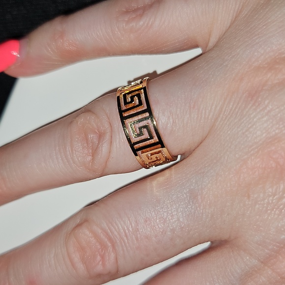 New Geometric Ring - Picture 3 of 3